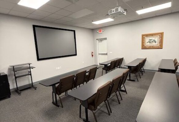 furnished serviced office suites with desk and city view in Central Florida